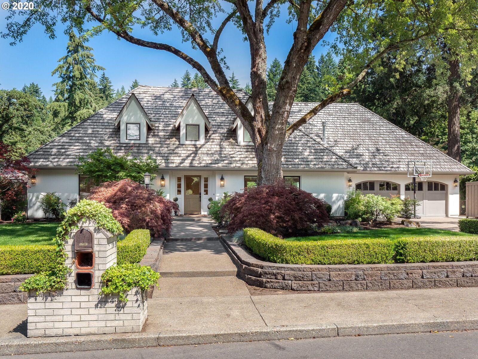 Property Photo: 17787 Cardinal Dr OR 97034