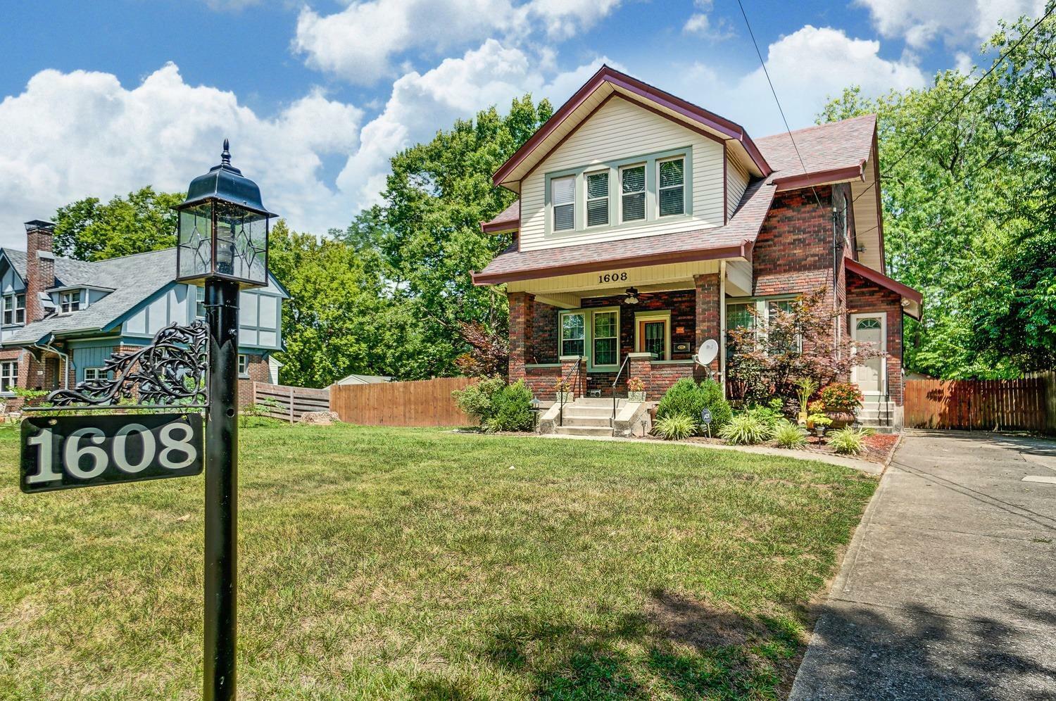 Property Photo: 1608 Elizabeth Pl OH 45237