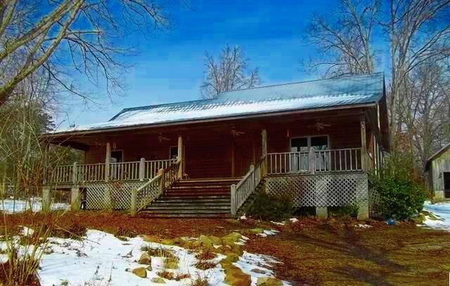 Property Photo:  300 County Road 257  AL 35958 