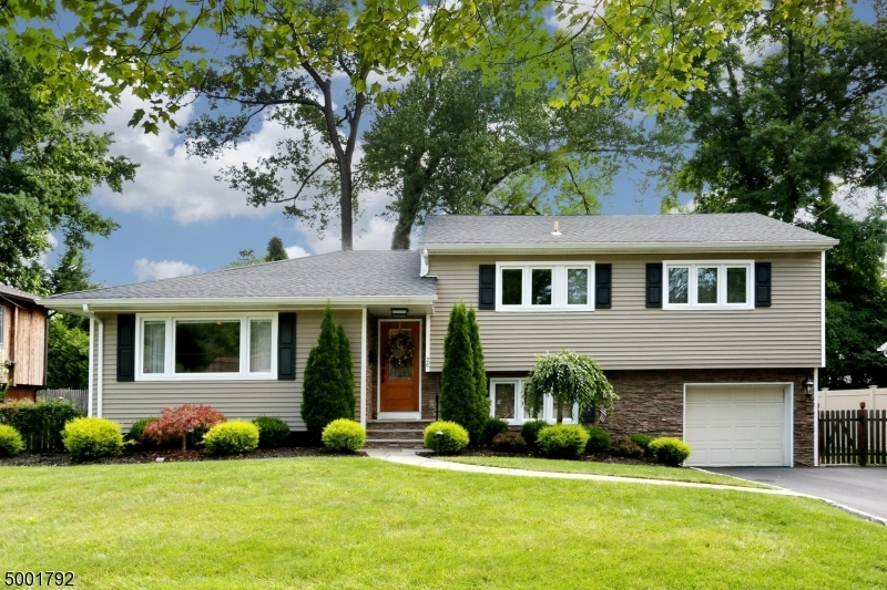 Property Photo:  26 Eastbrook Dr  NJ 07661 