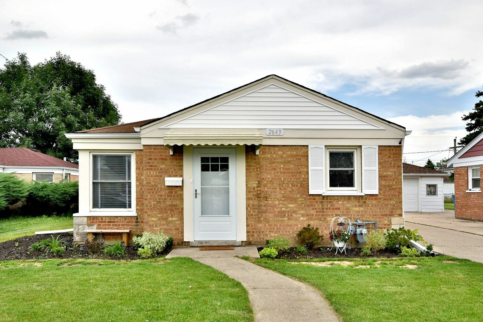 Property Photo:  2643 Calwagner Street  IL 60131 