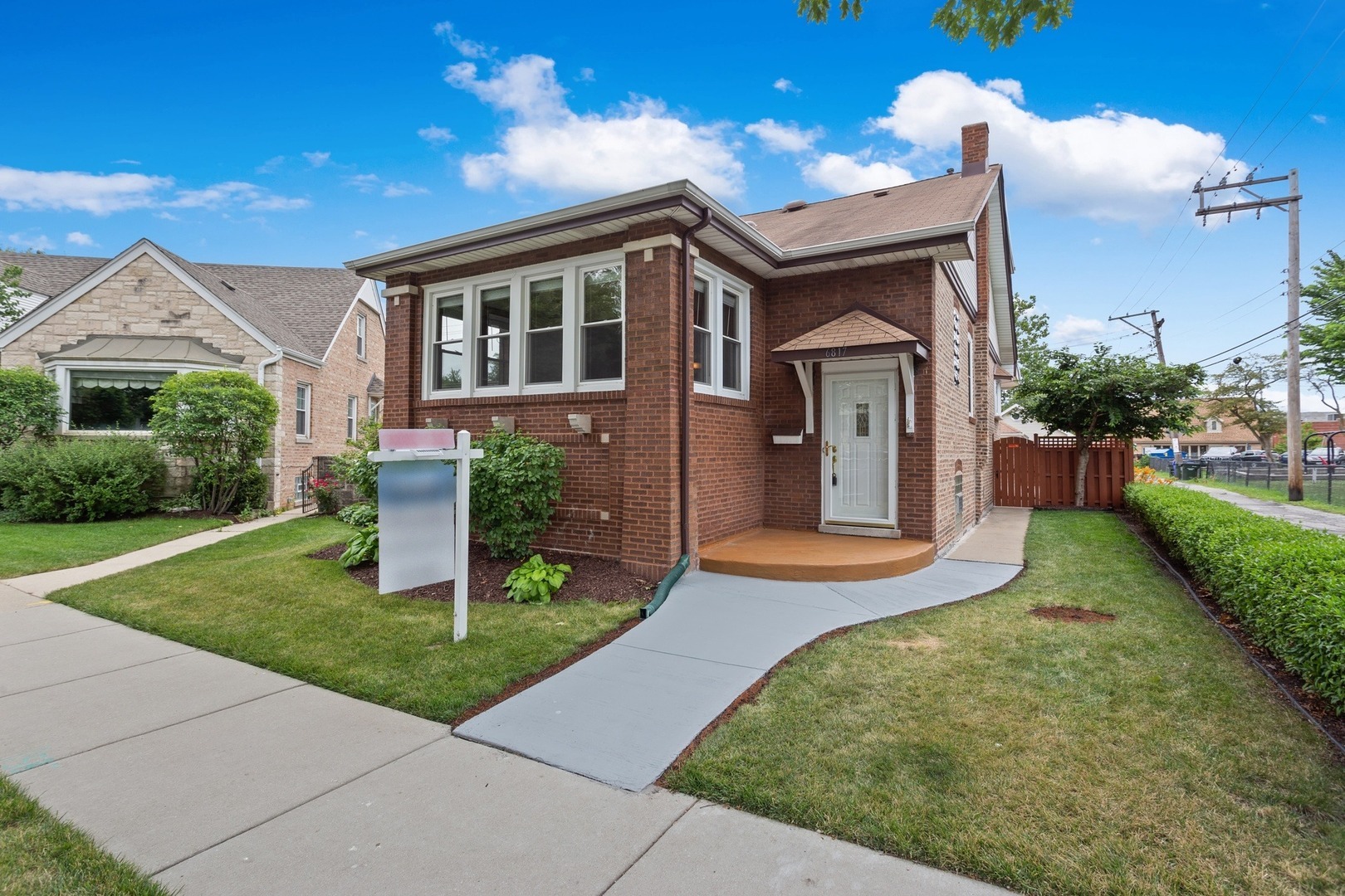 Property Photo:  6817 North Ottawa Avenue  IL 60631 
