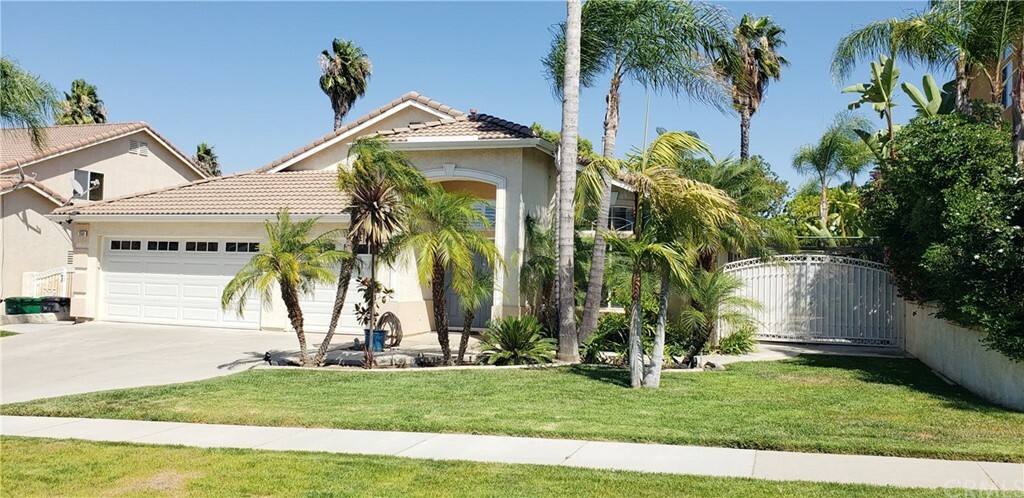 Property Photo:  3569 Summertree Lane  CA 92881 