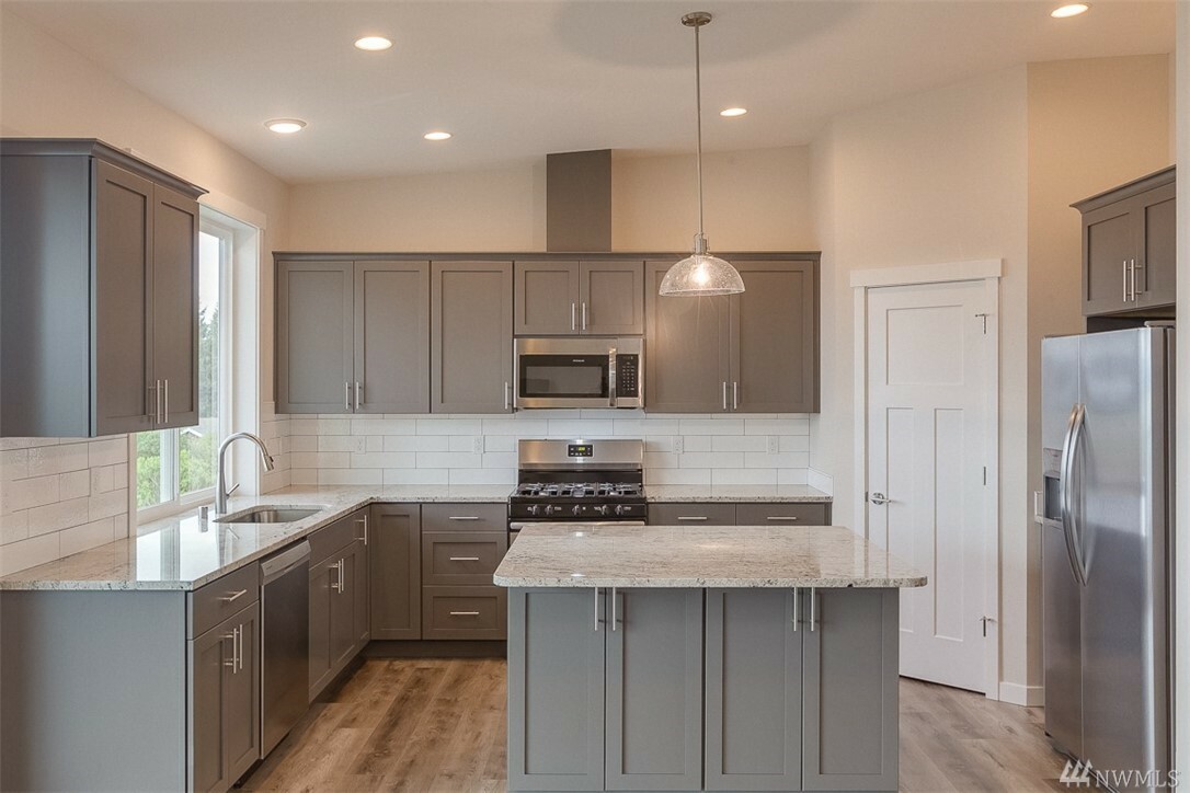 Property Photo: 1107 St Moritz Ct WA 98282