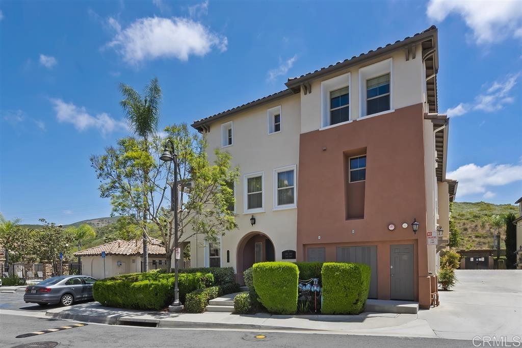 Property Photo: 2441 Longstaff Ct CA 92078