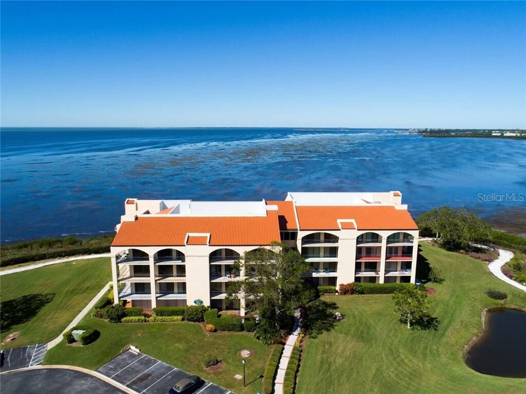 Property Photo: 336 Mariner Drive 336 FL 34689