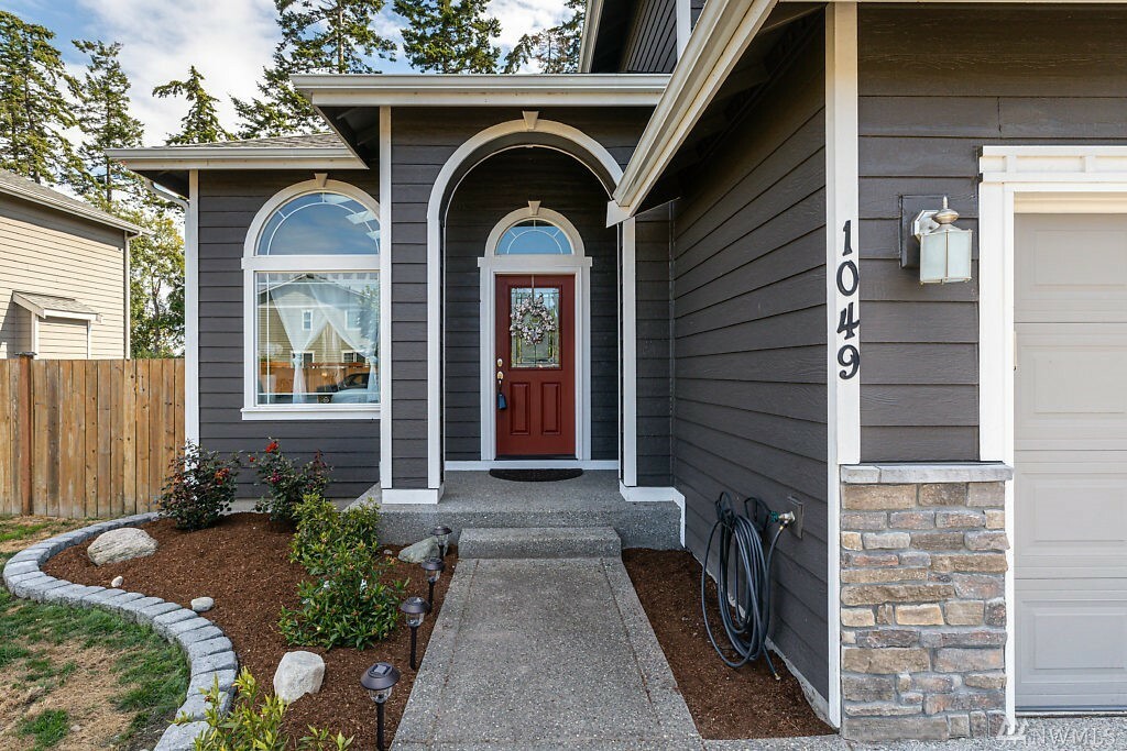 Property Photo:  1049 NW Longview Drive Dr  WA 98277 