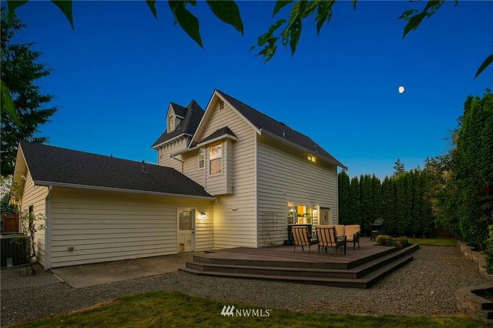 Property Photo:  5510  170th Place SW  WA 98037 