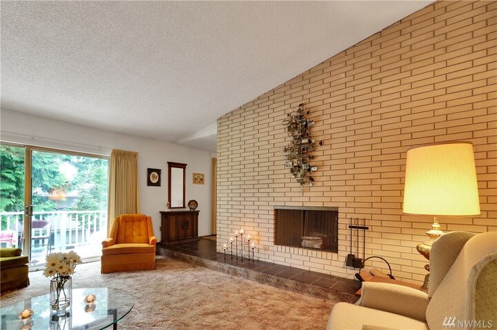 Property Photo: 10016 40th Ave NE WA 98125