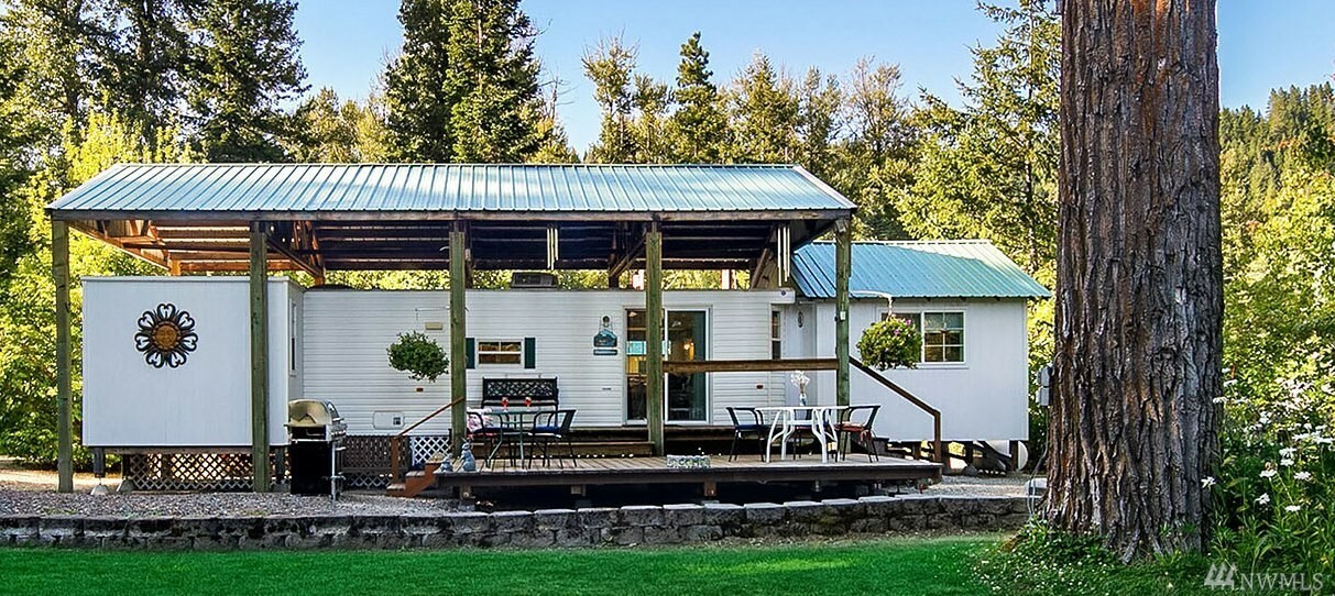 Property Photo:  552 McElroy Rd  WA 98922 