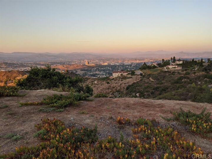 Property Photo:  819 Phoenix Way 43  CA 92078 