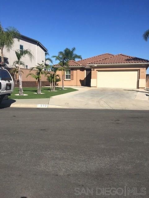 Property Photo: 232 Petunia Ct CA 92069