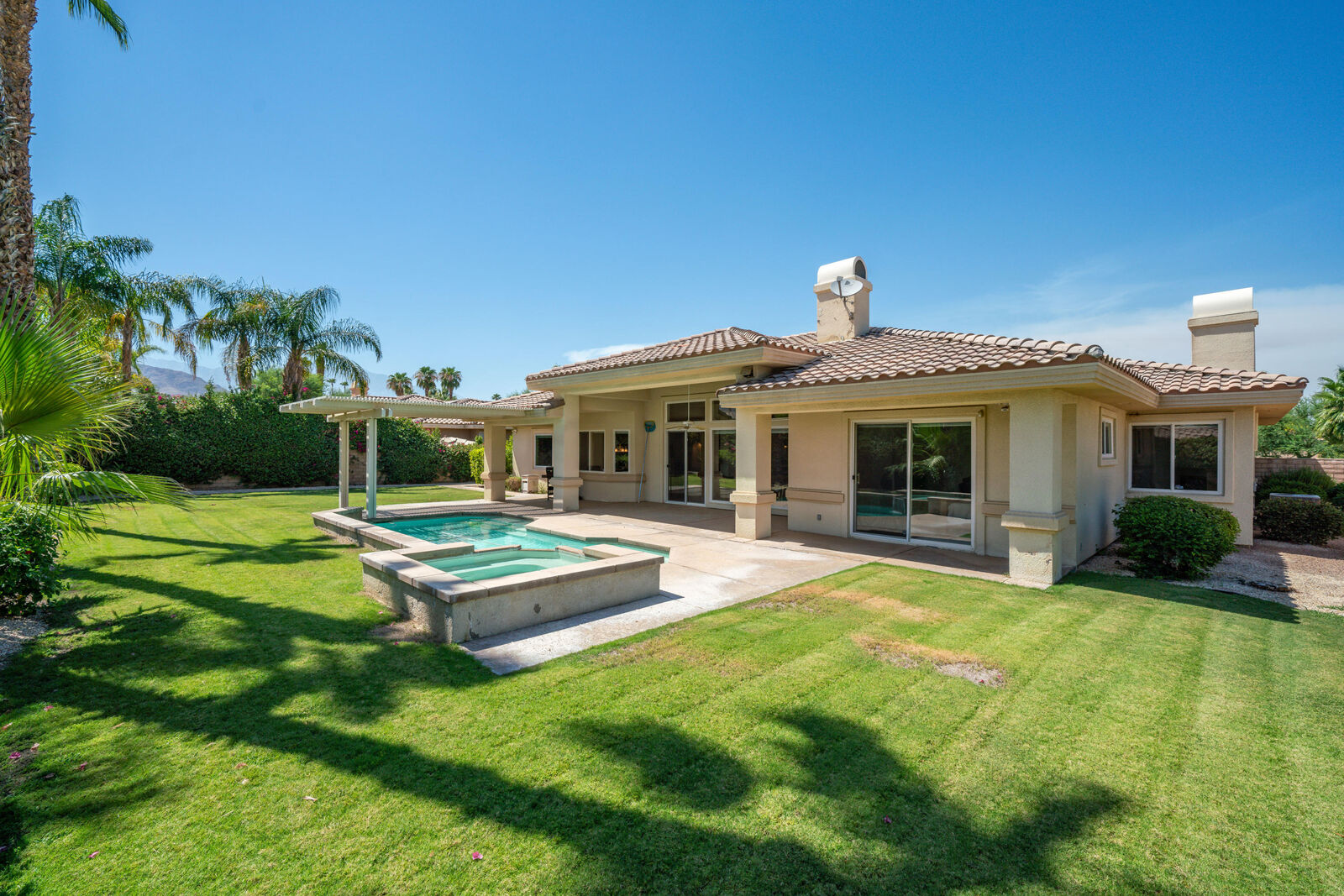 Property Photo:  6 University Circle  CA 92270 