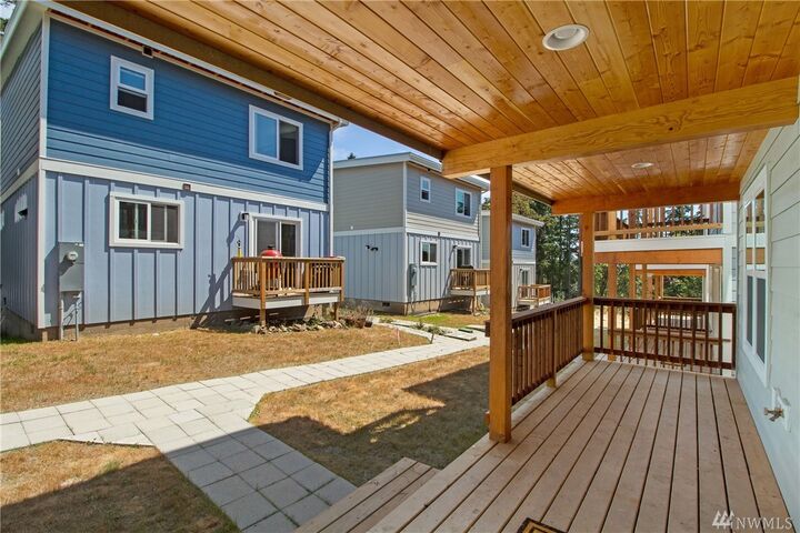 Property Photo:  593 Finnegan Wy  WA 98250 