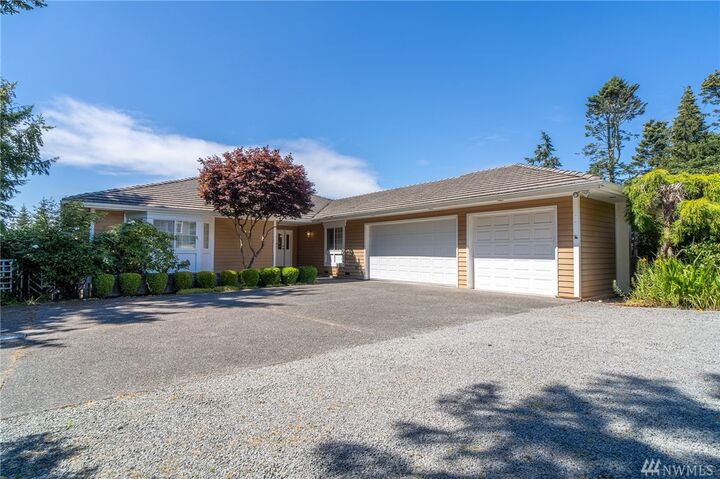 Property Photo:  804  Holbeck Drive  WA 98282 