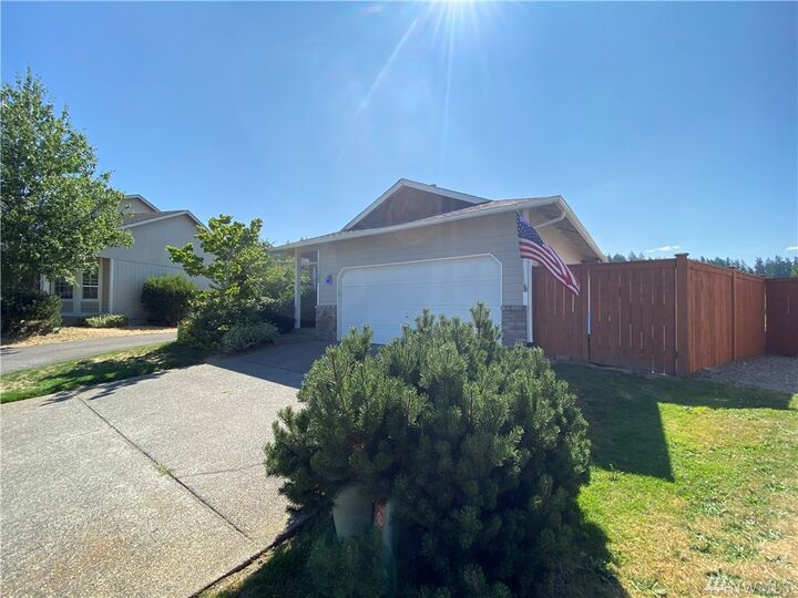 Property Photo: 11122 184th Place E WA 98391