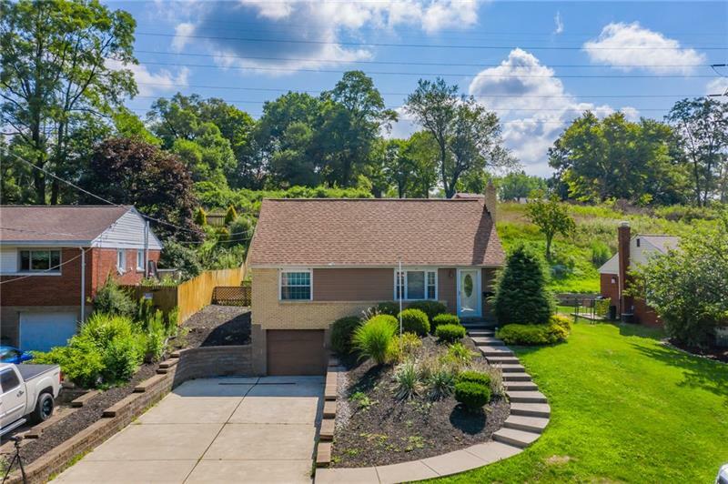 Property Photo:  110 College Park Dr  PA 15146 