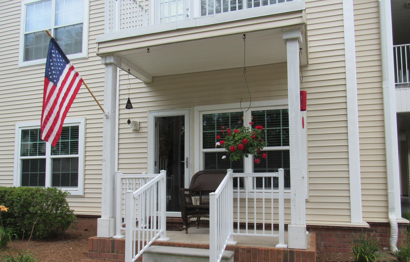 Property Photo:  1501 N Partin Drive Unit 103  FL 32578