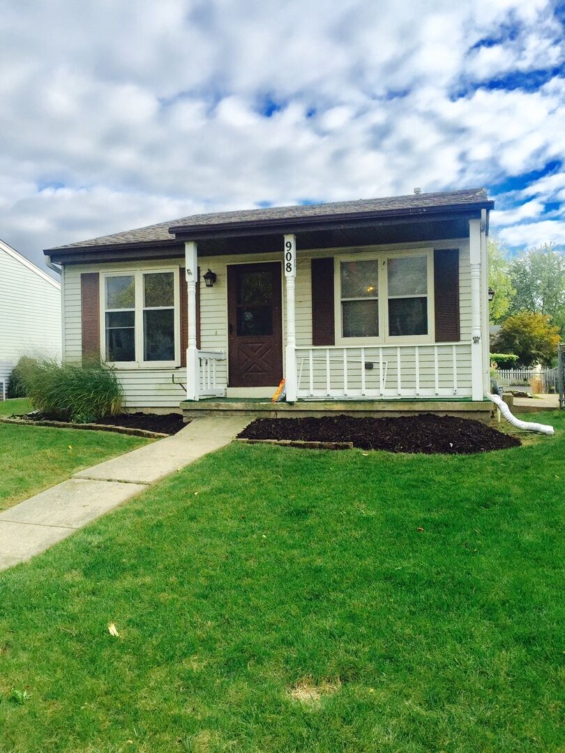 Property Photo: 908 Geneva Drive IL 60134