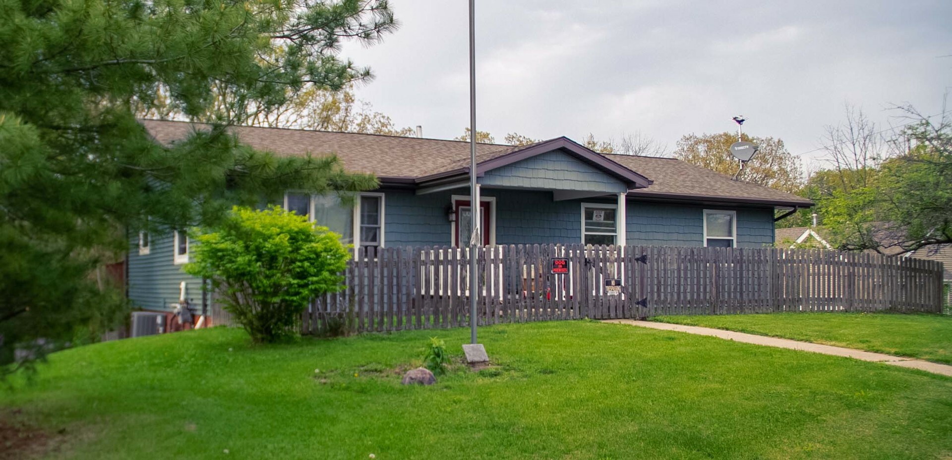 Property Photo:  1201 Greenly Street  IL 61341 