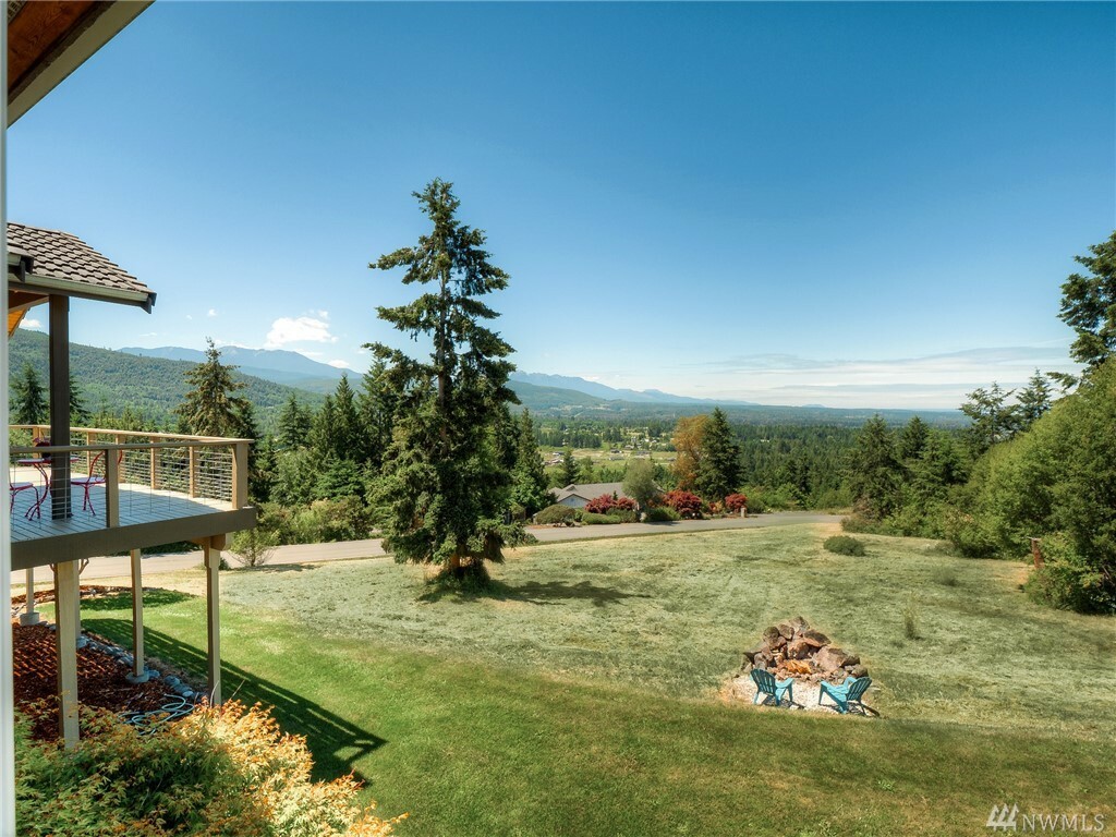 Property Photo:  9999 Ravens Ridge Rd  WA 98382 