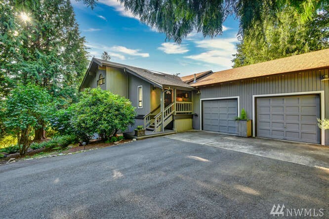 Property Photo:  4 211th Place NE  WA 98074 