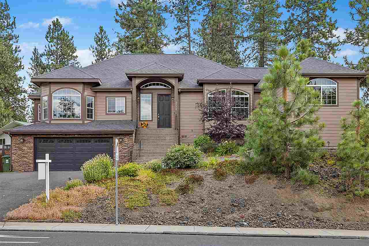2220 E Rockwood Blvd  Spokane WA 99203 photo