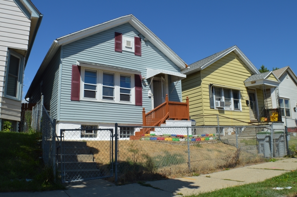 Property Photo: 1111 S 11th St WI 53204