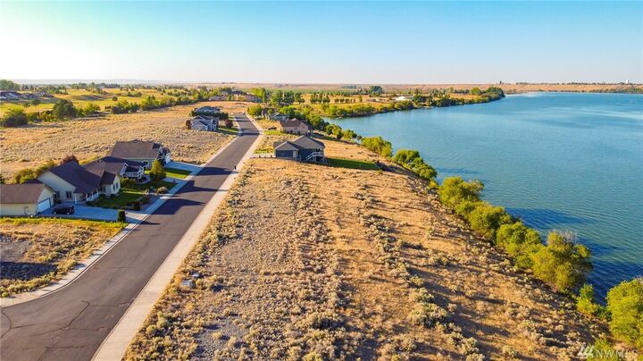 Property Photo: 4125 Edwards Drive NE WA 98837