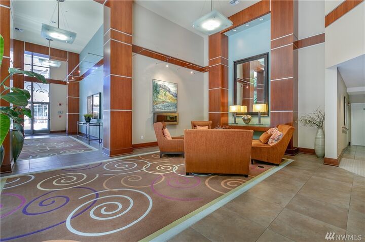 Property Photo:  211  Kirkland Avenue 426  WA 98033 