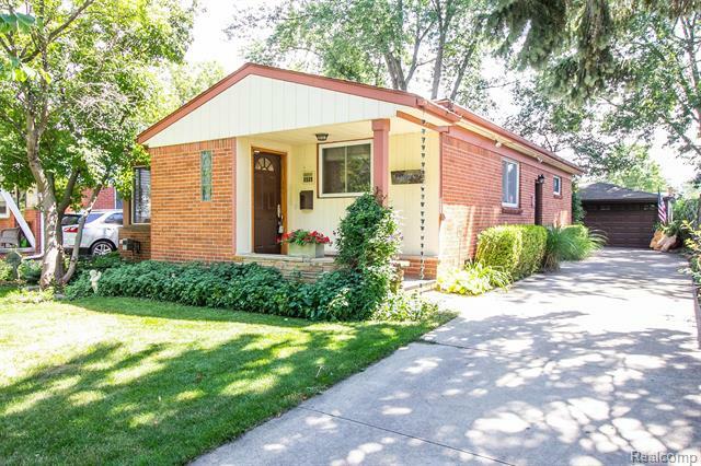 Property Photo:  1929 Cresthill Avenue  MI 48073 