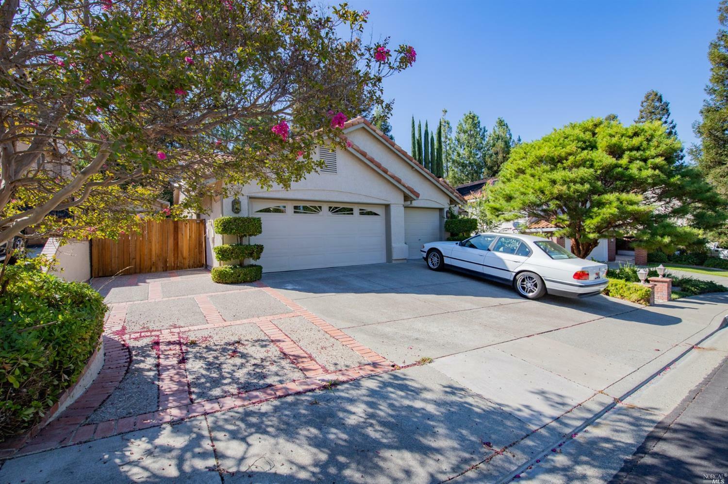 Property Photo:  618 Cougar Court  CA 95688 