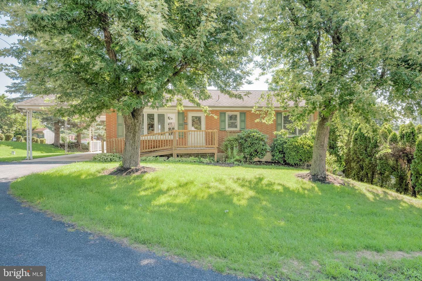 Property Photo:  603 N Blue Ribbon Avenue  PA 17112 