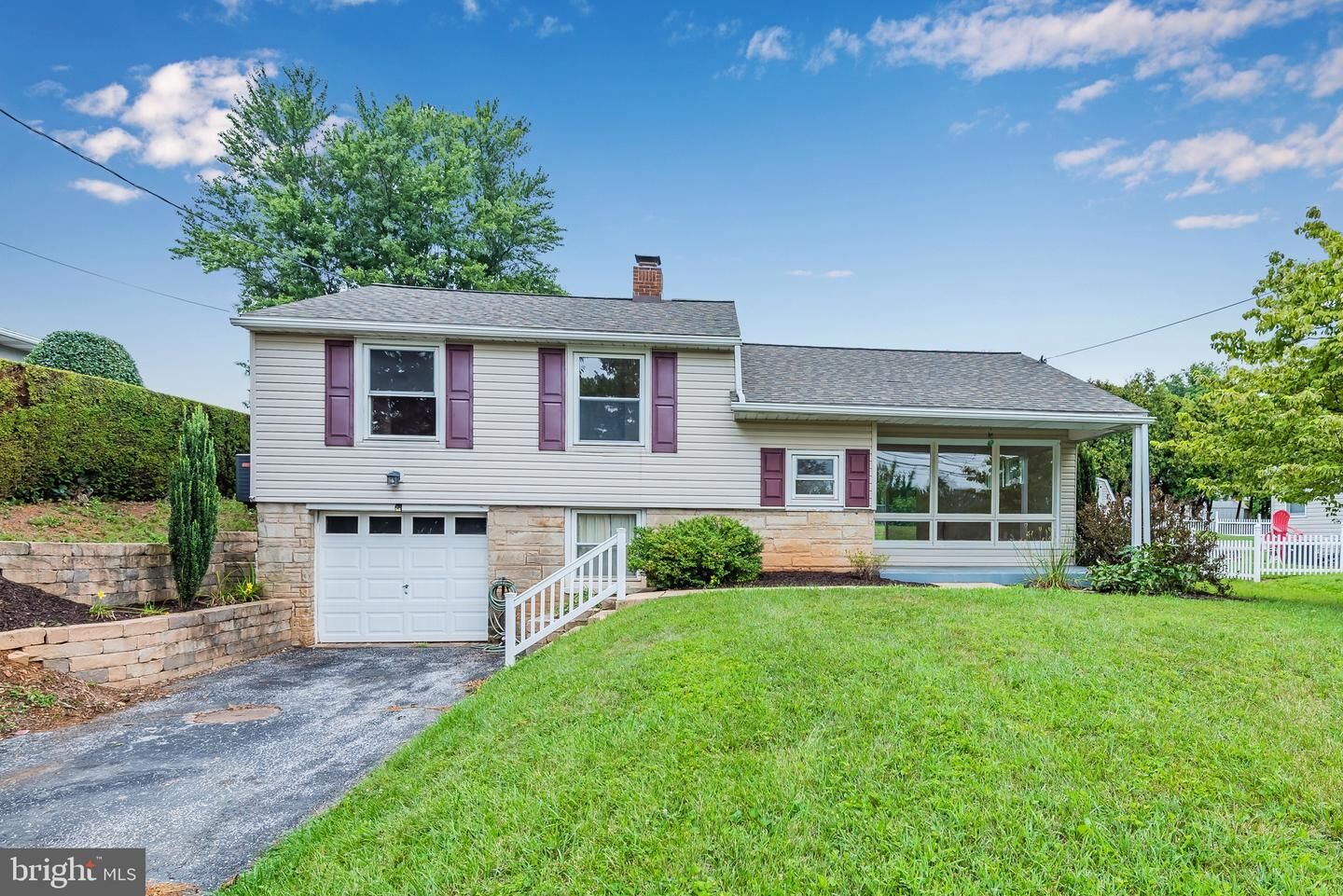 Property Photo:  607 E Winding Hill Road  PA 17055 