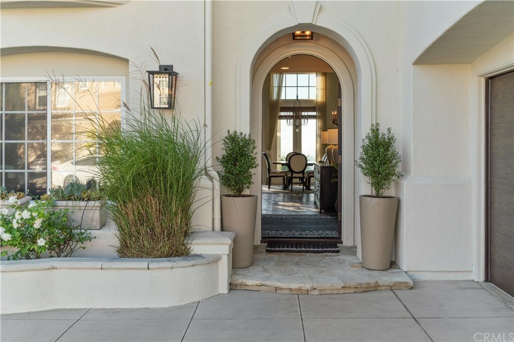 Property Photo: 19 Marisol CA 92657