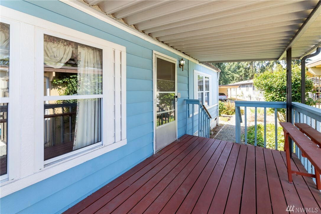 Property Photo: 19313 100th Av Ct E 33 WA 98338