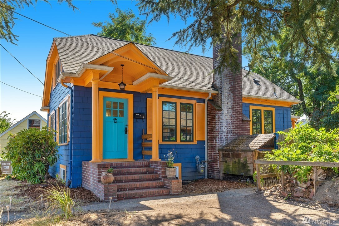 Property Photo: 5957 44th Ave S WA 98118