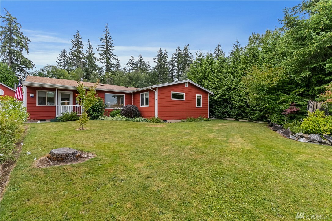 Property Photo:  2904 Evergreen Ave  WA 98226 