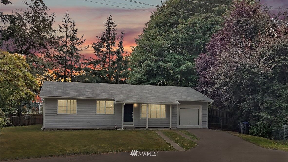 Property Photo:  19017  Karl Place NE  WA 98370 