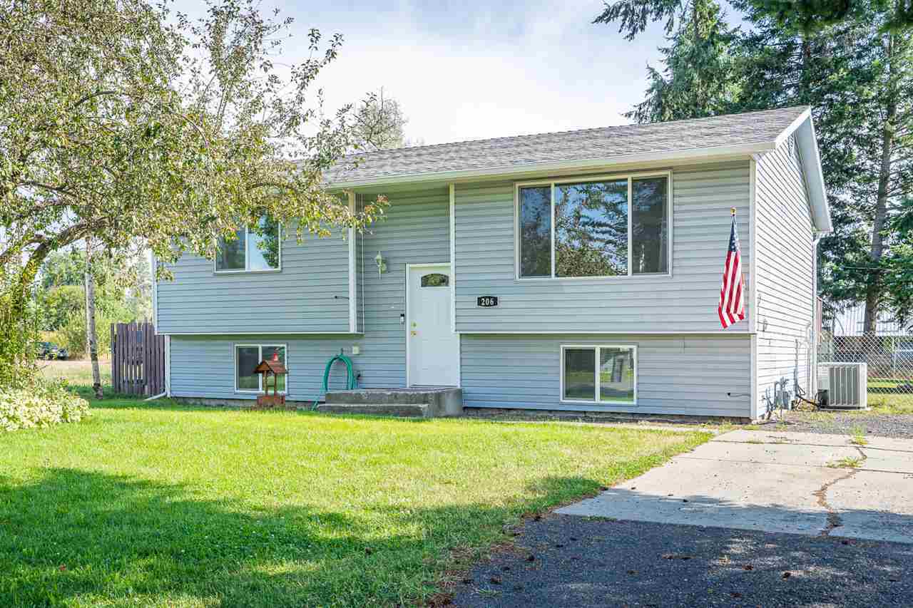 Property Photo:  206 E 4th St  WA 99006 