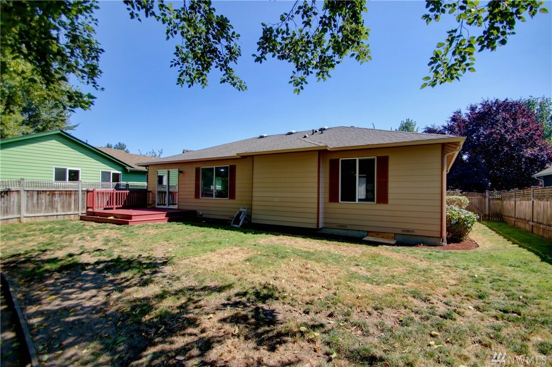 Property Photo:  3513 Seneca Dr  WA 98273 