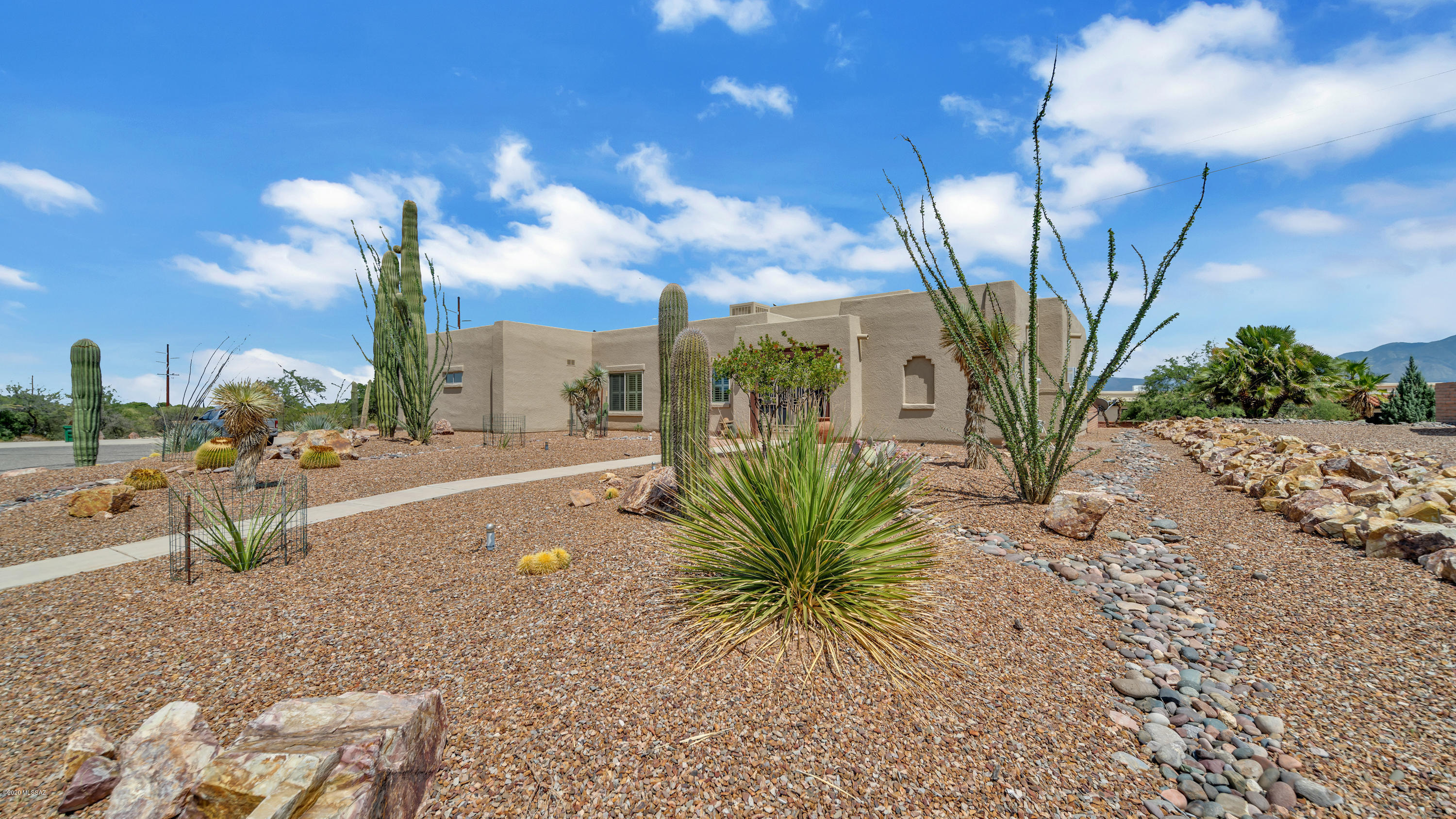 Property Photo: 735 S Placita Amena AZ 85614
