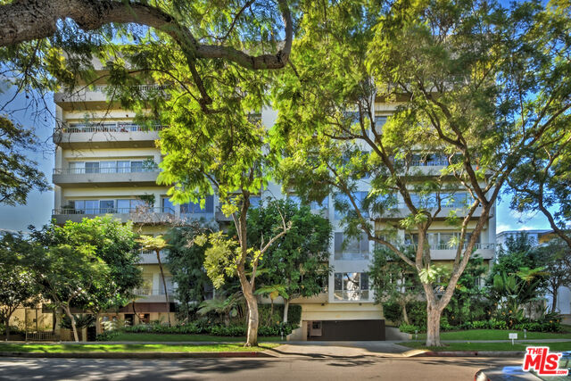 Property Photo:  339 N Palm Dr 601  CA 90210 