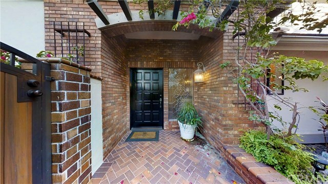 Property Photo: 6143 Avalon Court CA 90803