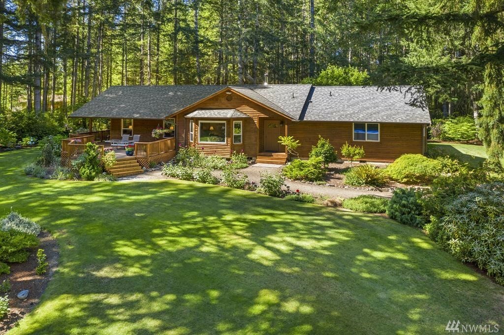 Property Photo: 1400 SW Young Rd WA 98367