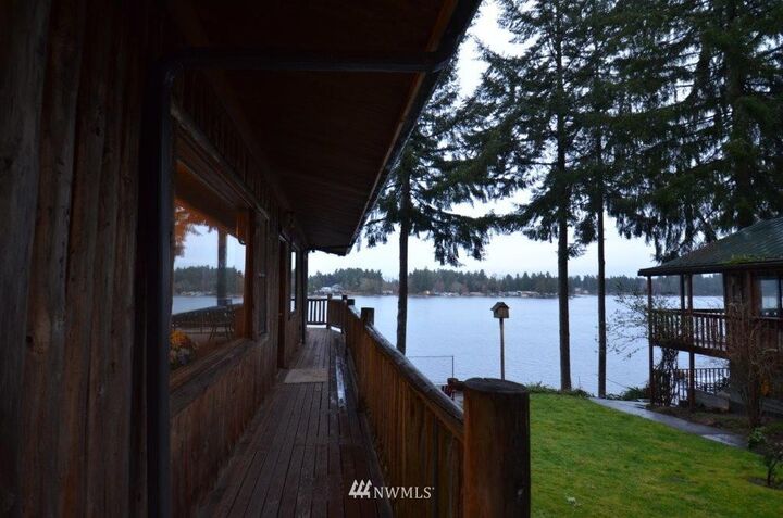 Property Photo:  7406  Fair Oaks Road SE  WA 98513 
