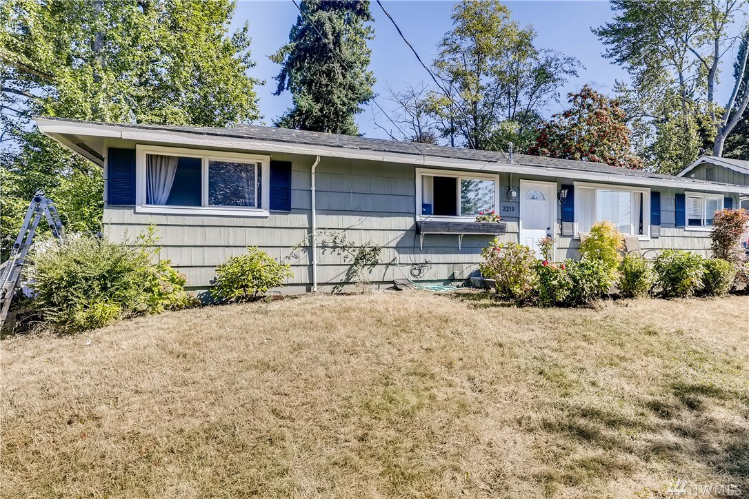 Property Photo: 2210 SW 328th St WA 98023