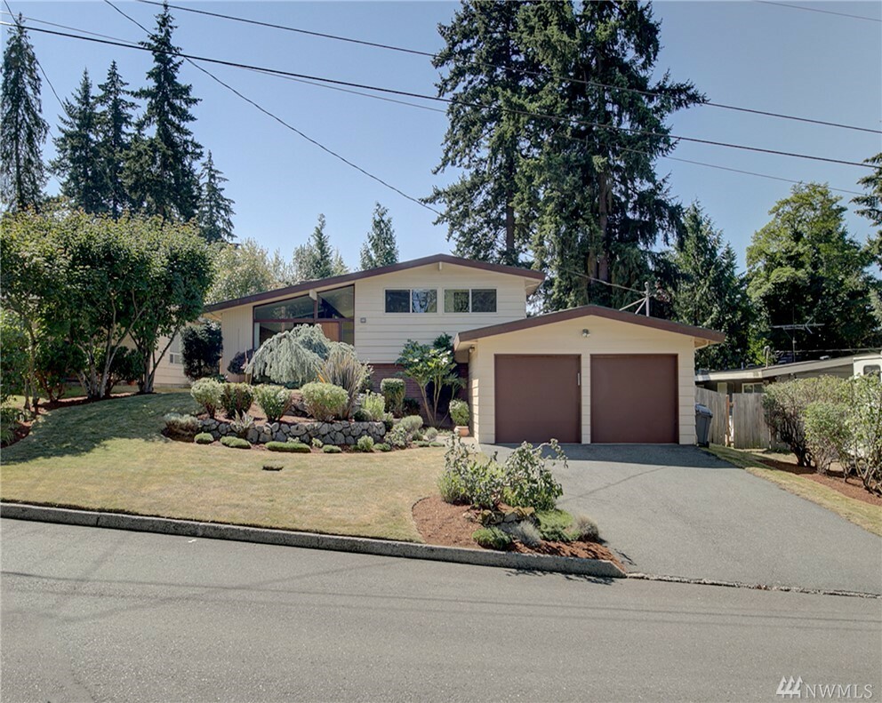 Property Photo:  14611 SE 15th St  WA 98007 