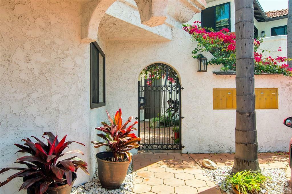 Property Photo: 3775 Boundary Street 9 CA 92104