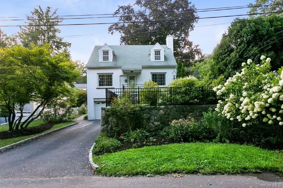 Property Photo:  30 Pleasant Avenue  NY 10570 